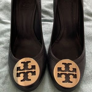 Tory Burch Wedge size 5.5